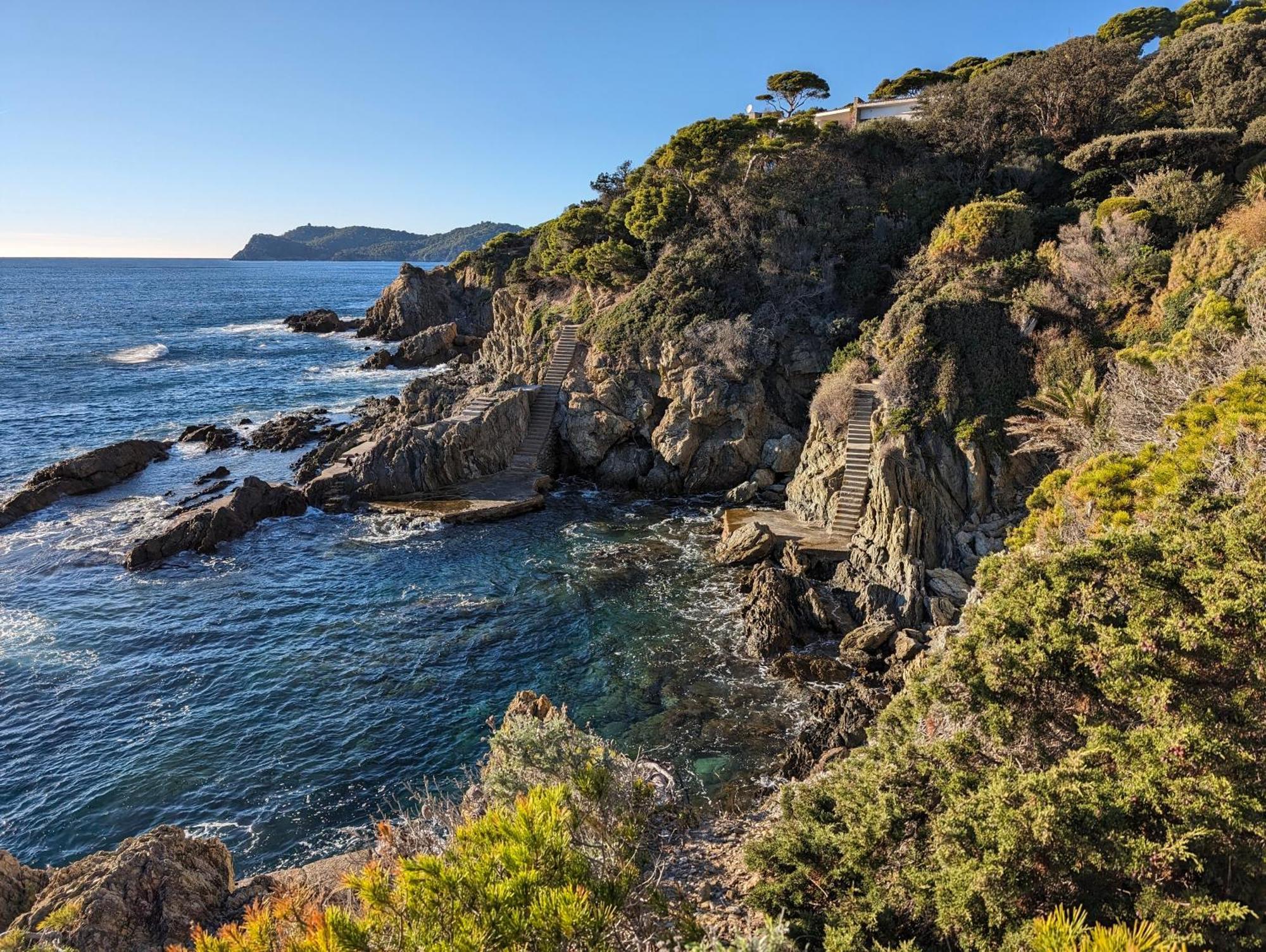 Avec Jardin, Clim & Piscine - Proche Plages Et Randos, Parking Prive - La Girelle Appartement